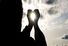 配资平台查询网站:创业股票开户有什么条件-A股三大指数回调：沪指跌0.45% 银行股逆市走强